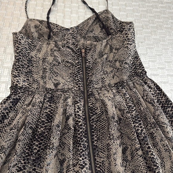 Wilfred Aritzia silk Nina Snakeskin  Print Bustier Dress size 0 - Picture 7 of 9